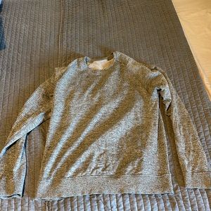 Lululemon gray engineered sweater size L great condition.